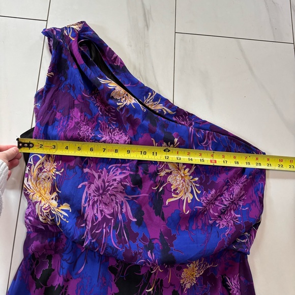 Le Château Luxe Silk One-Shoulder Mini Dress size Large - Picture 9 of 9
